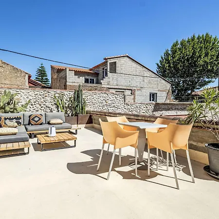 The Olive Retreat By Interhome بيت للعطل تورايْ